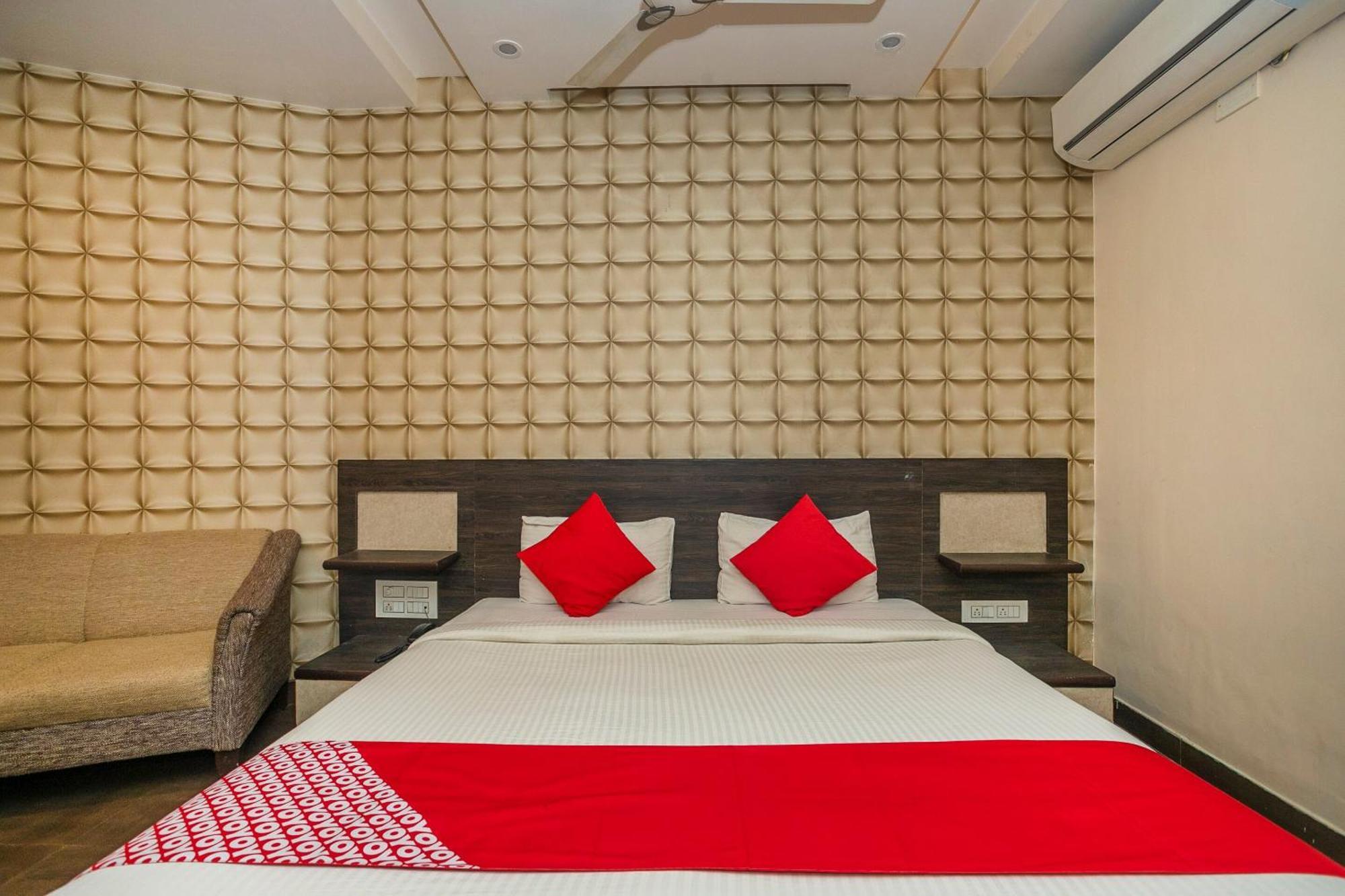 Super Collection O Indian Suites Near Sitara Restaurant Bangalore Exterior photo